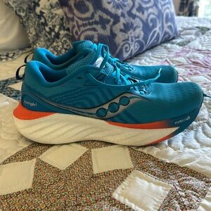 Men’s Saucony Triumph 22 Size 8